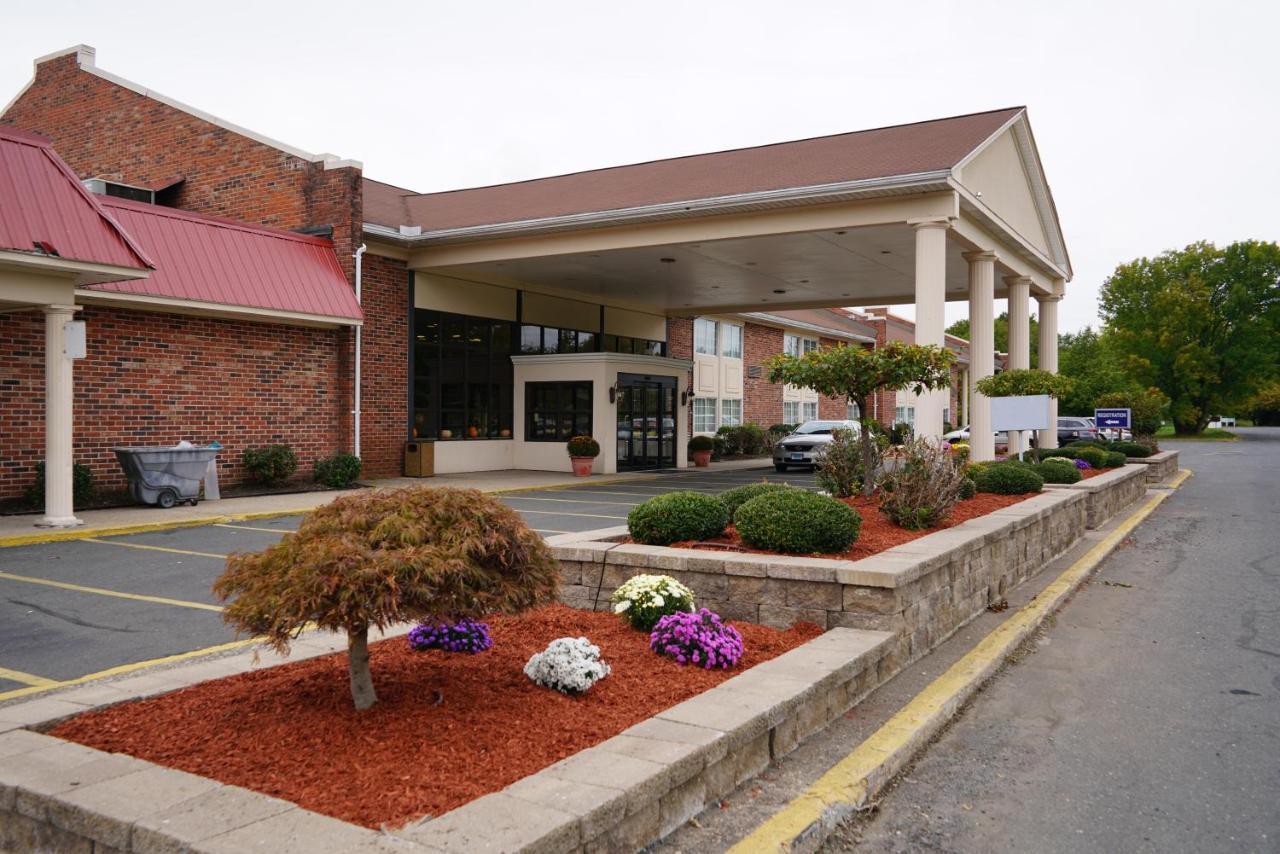 Rodeway Inn & Suites East Windsor Exterior foto