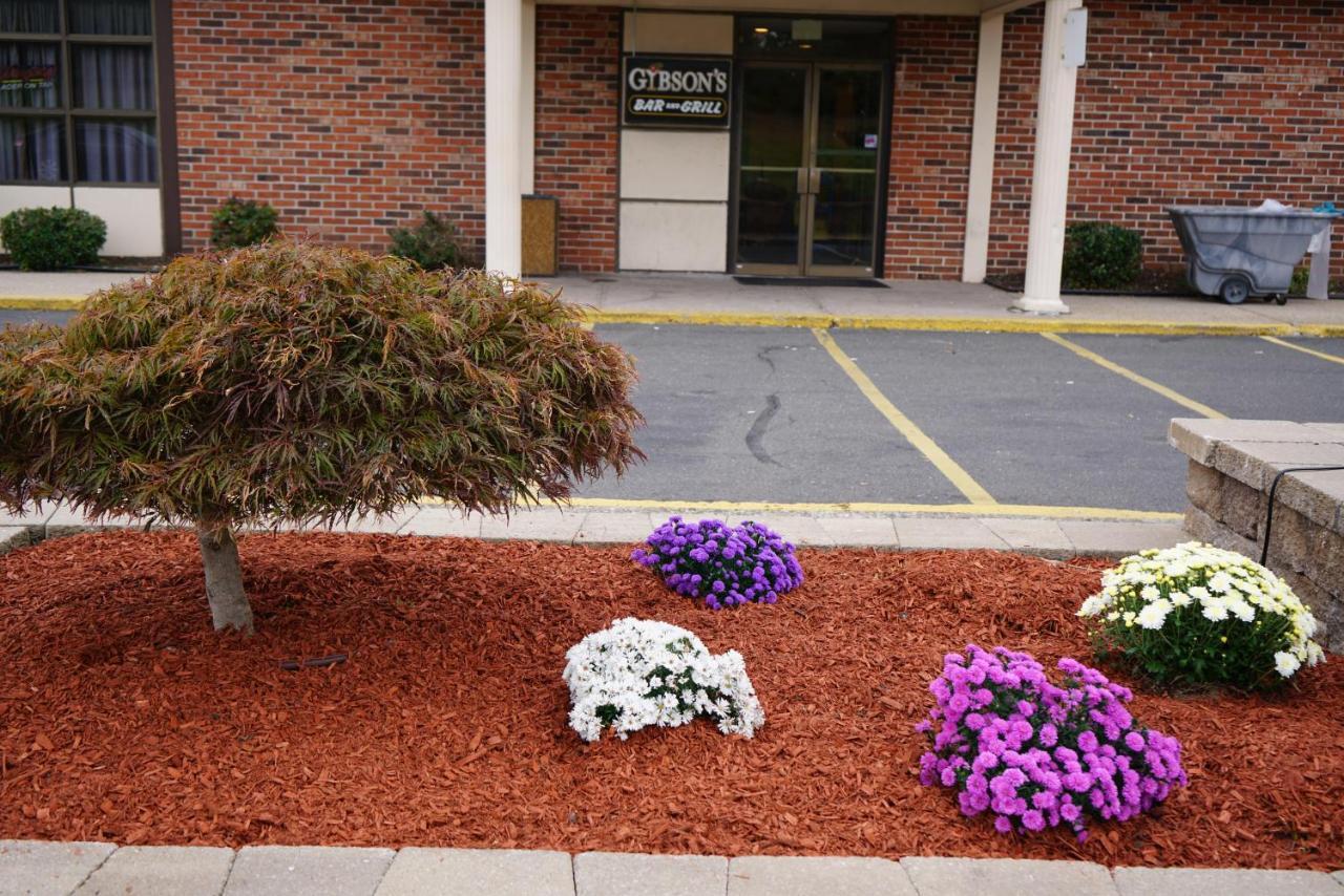 Rodeway Inn & Suites East Windsor Exterior foto