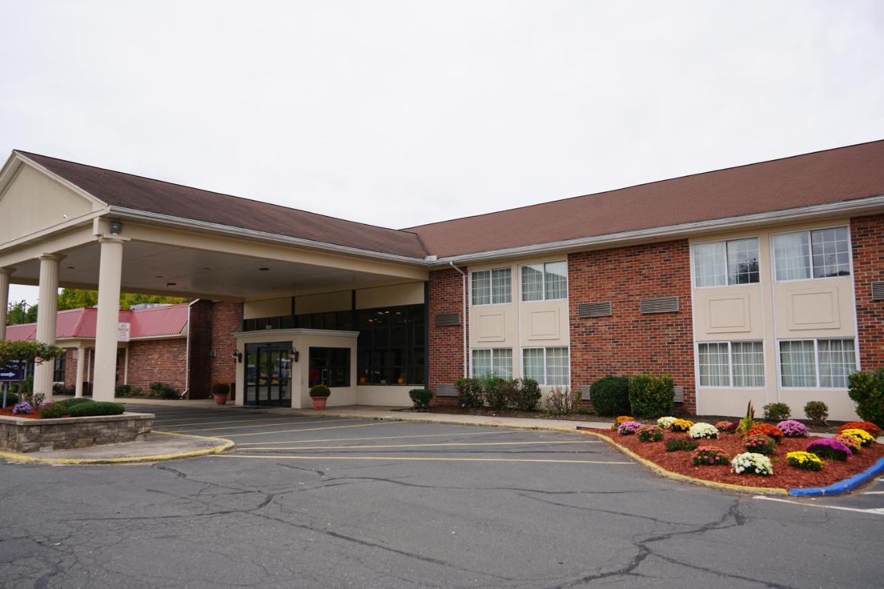 Rodeway Inn & Suites East Windsor Exterior foto