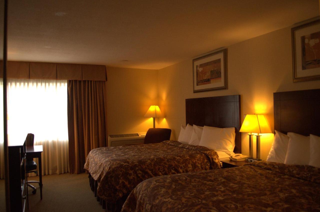Rodeway Inn & Suites East Windsor Exterior foto