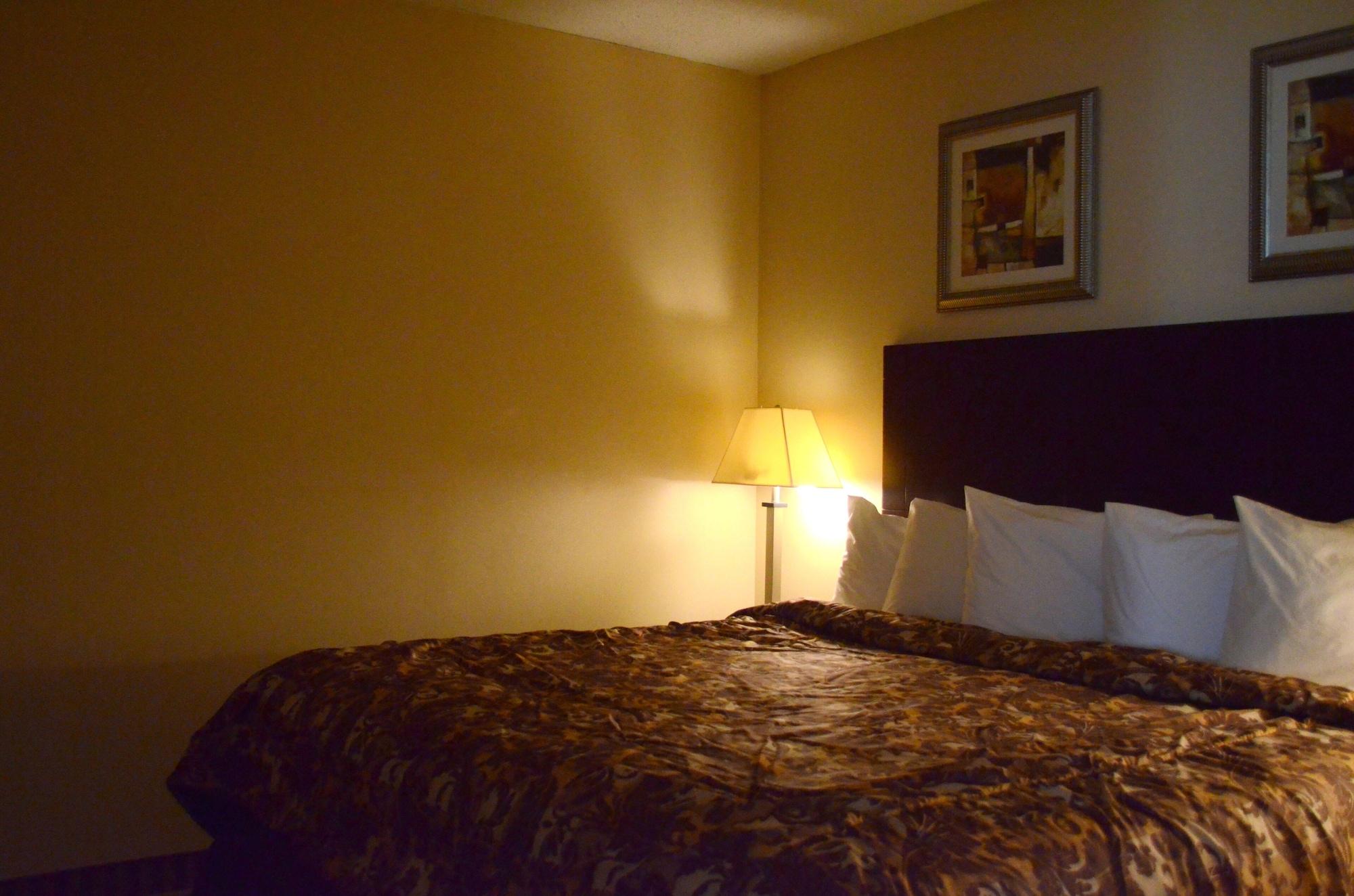 Rodeway Inn & Suites East Windsor Exterior foto