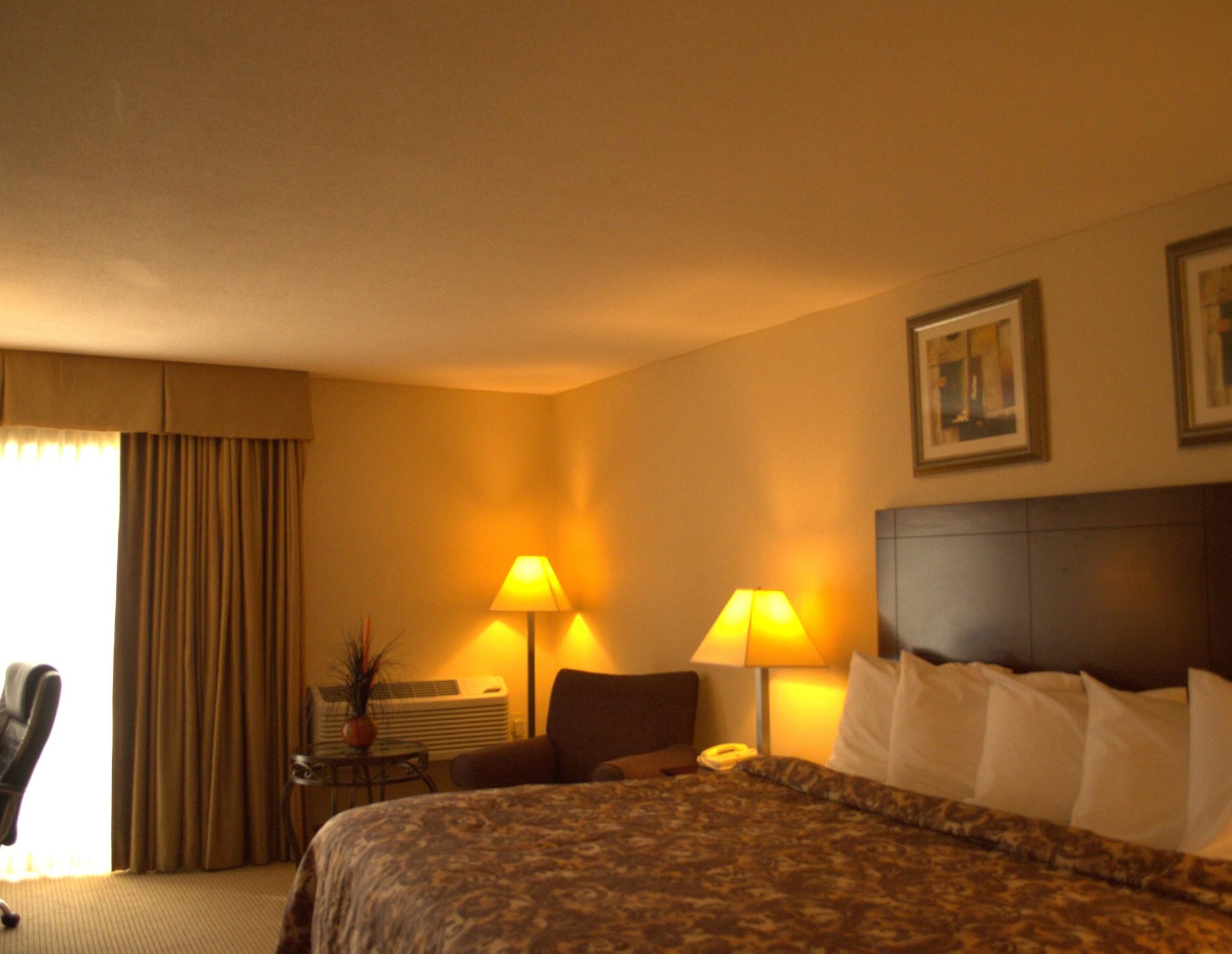 Rodeway Inn & Suites East Windsor Exterior foto