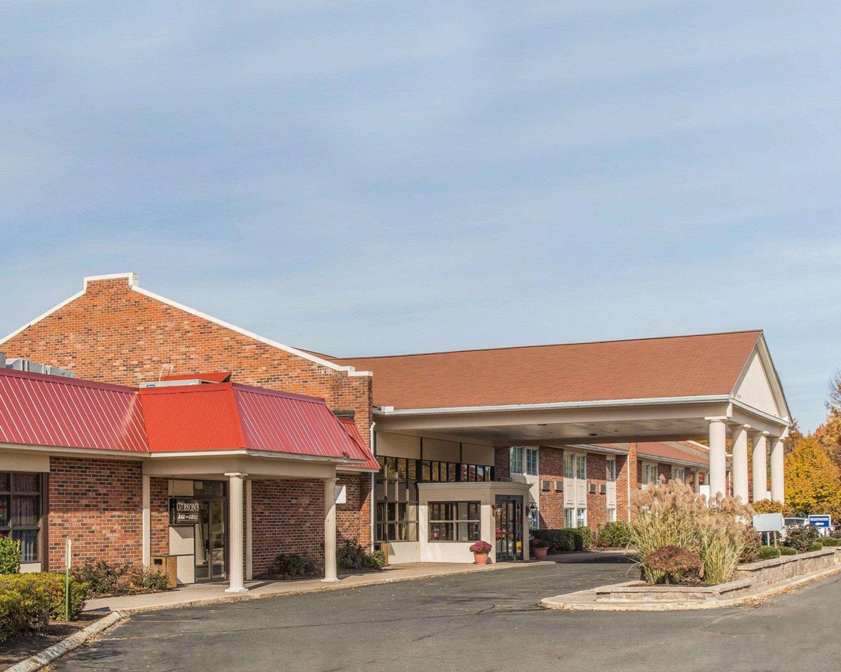 Rodeway Inn & Suites East Windsor Exterior foto