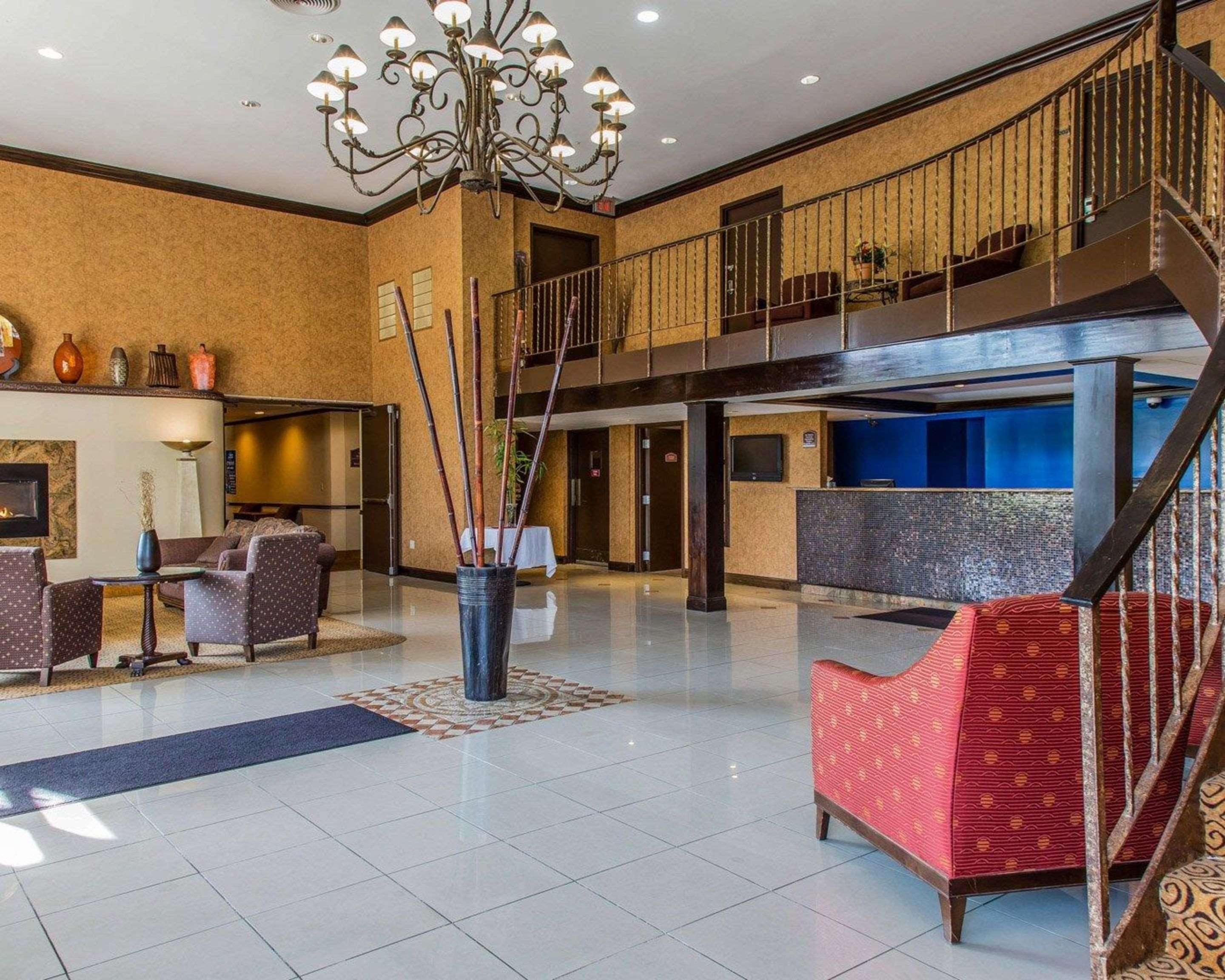 Rodeway Inn & Suites East Windsor Exterior foto