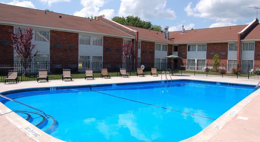Rodeway Inn & Suites East Windsor Exterior foto